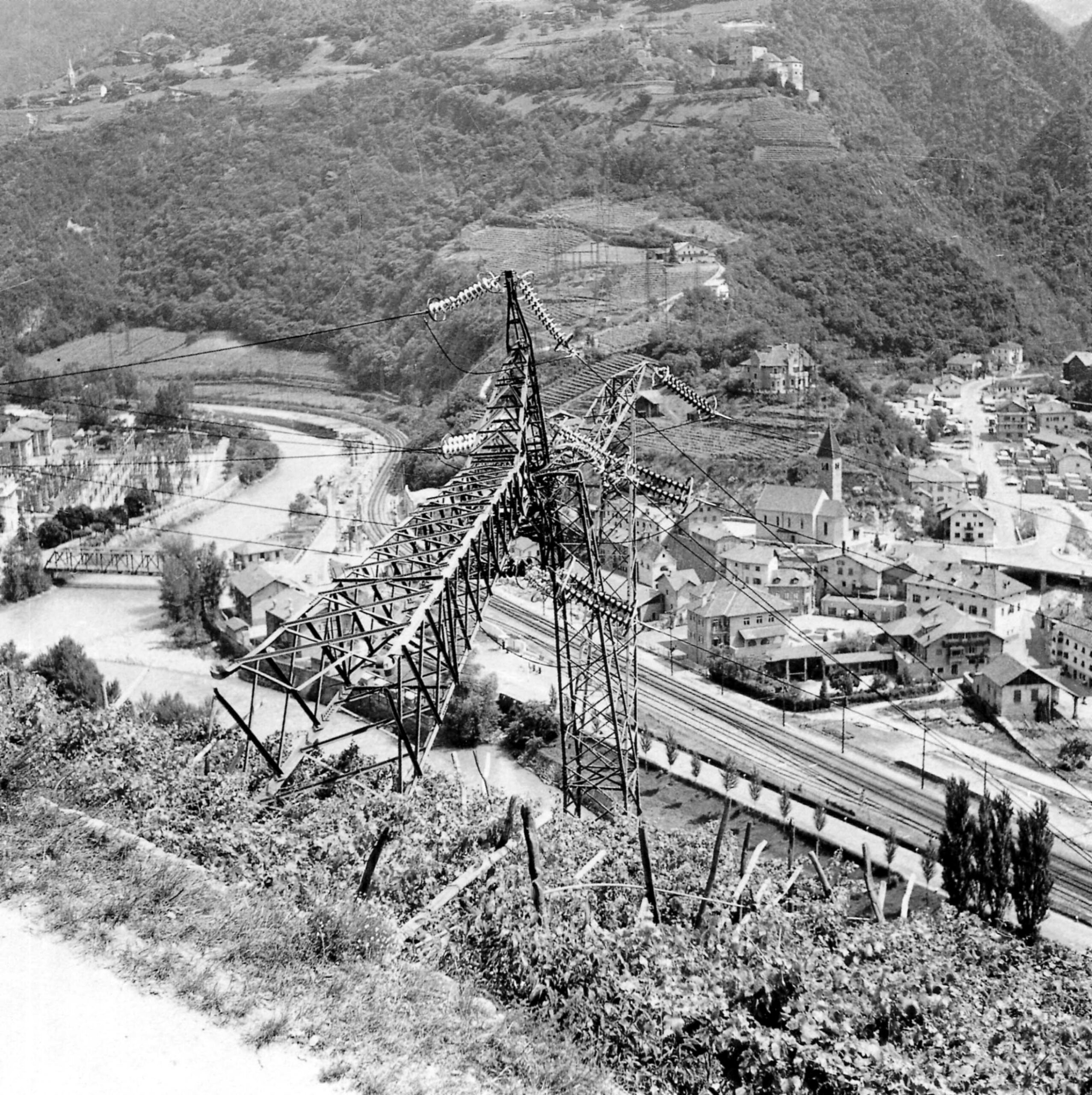 In der Herz-Jesu-Nacht gesprengter Mast in Südtirol